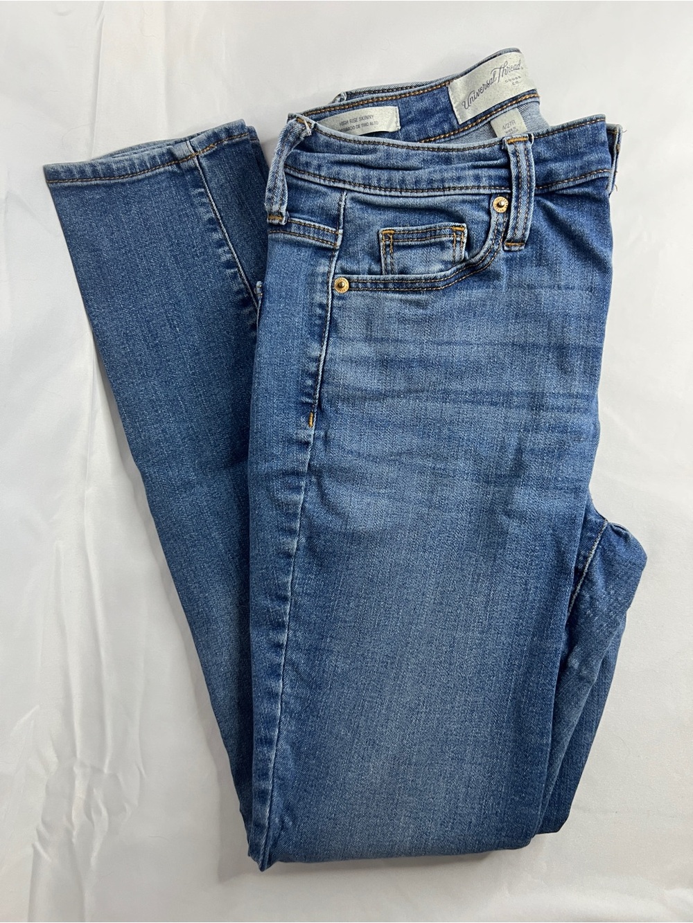 Universal Thread Women's 4/27R Straight Leg Blue Denim Jeans
#straightleg #denim